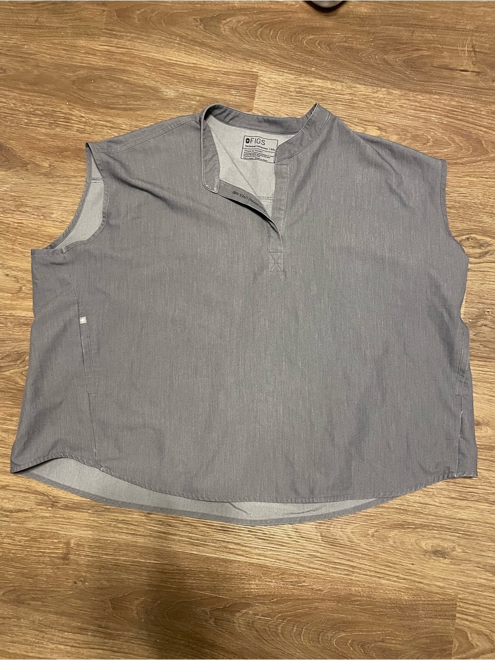 FIGS Rafaela Sleeveless Oversized Scrub Top in Gray